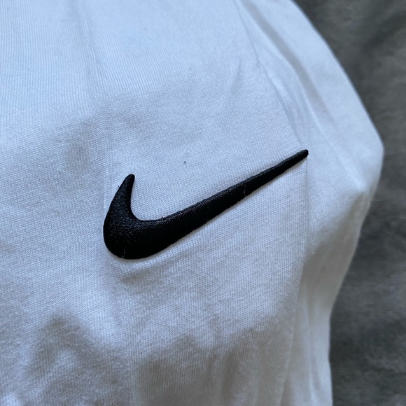 Nike Embroidered Long Sleeve - Picture 2 of 2